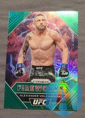 2021 Panini Prizm UFC Fireworks Green Prizm Alexander Volkanovski #11